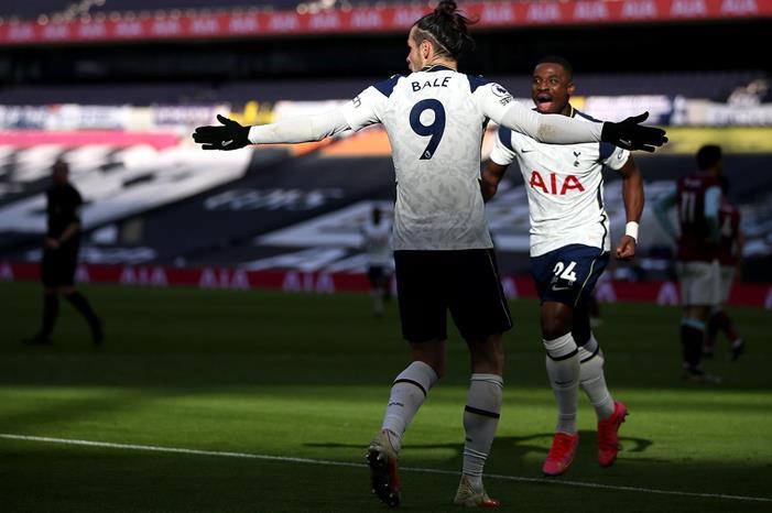 جاريث بيل يواصل التألق في توتنهام 27b7fefdb5b05d7e77ba25068193e70f