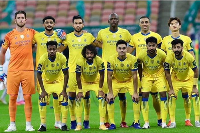 النصر يقترب من مدرب الهلال 1101