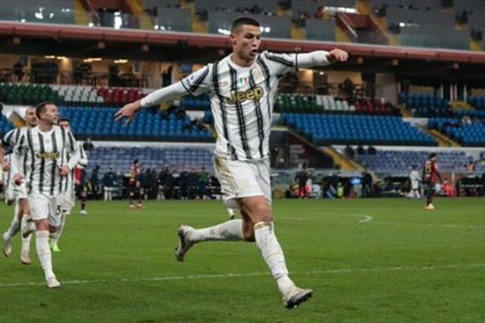 أول تعليق من رونالدو على مغادرة يوفنتوس 0FD8963040879