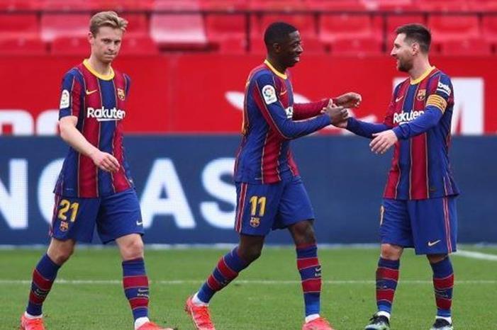 إدارة برشلونة تحسم مستقبل حارس مرمى الفريق GettyImages-1304382233-1