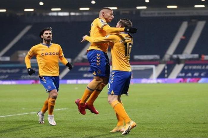 138-000502-tottenha-everton-premierleague_700x400