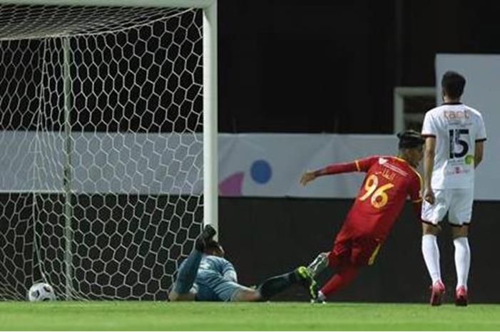 الشباب يحافظ على صدارة الدوري السعودي رغم تعثره يبب