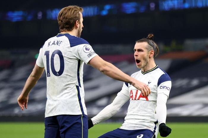 جاريث بيل يواصل التألق ويقود توتنهام لفوز كبير NI1B9hfvfg4j