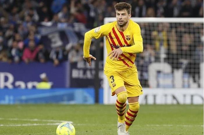 بيكيه على أعتاب رقم تاريخي جديد مع برشلونة 622ca11d42360421d374139d