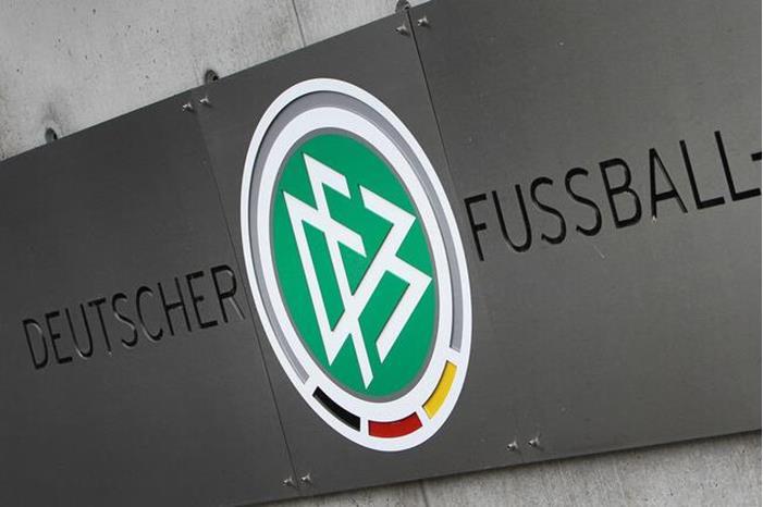 سياسي سابق رئيسا جديدا للاتحاد الألماني لكرة القدم 622c33f64236045bd308c0d3