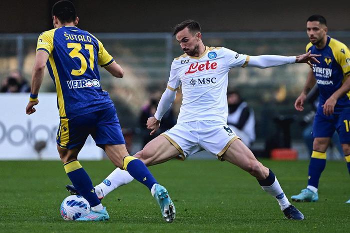فوز صعب لنابولي على فيرونا بالدوري الإيطالي image