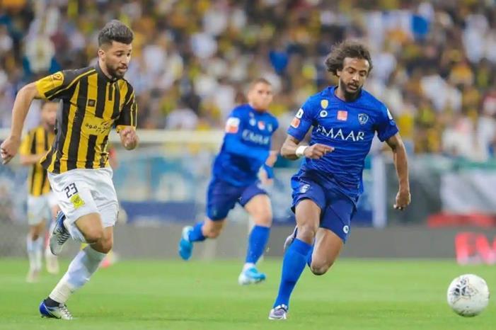 الهلال أم الاتحاد.. من يتوج بلقب الدوري السعودي في حال تساوي عدد النقاط؟ jhgjhj