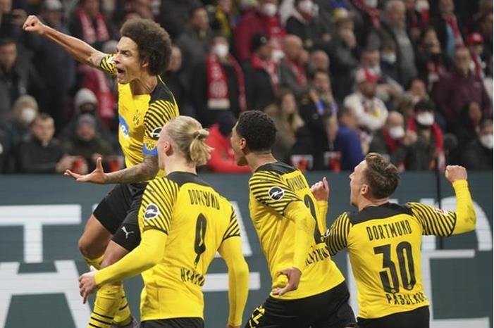 دورتموند يشعل الصراع مع البايرن في الدوري الألماني 6232bb474c59b712aa386c7f