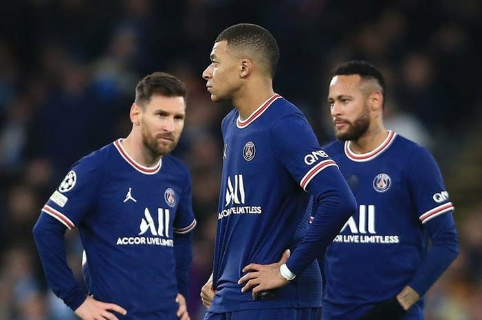 رحيل مبابي يشجع ميسي على البقاء في باريس maxresdefault