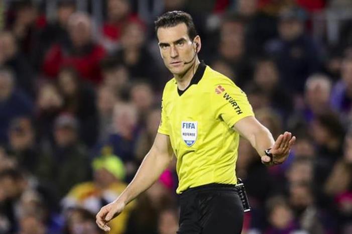 حكم الكلاسيكو.. ميزان ثابت بين القطبين وفأل حسن للريال 2799025_1647521625