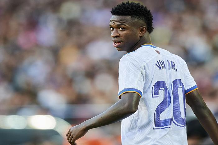 فينيسيوس يقود هجوم الريال في الكلاسيكو - التشكيل الرسمي GettyImages-1236101385