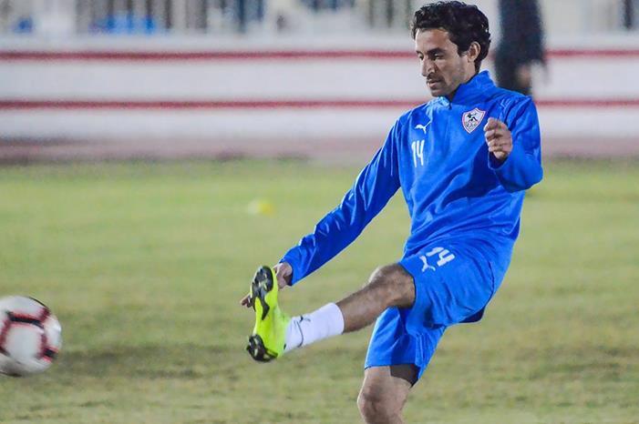 العروض تدفع أيمن حفني لتأجيل قرار الاعتزال image (4)