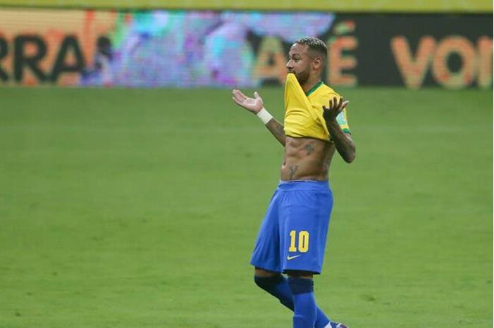 تيتي يثير الجدل حول نيمار داخل معسكر البرازيل 623c163842360457a941b310