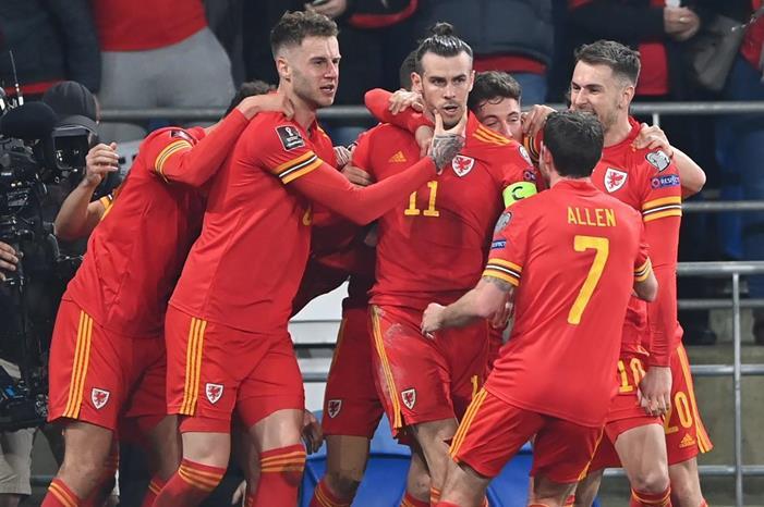 غاريث بيل يستغل تألقه مع منتخب ويلز لتوجيه رسائل إلى مدريد FOpQldQXIA0lZVg