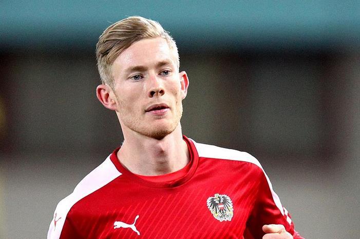 1200px-AUT_vs._SUI_2015-11-17_(044)