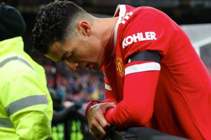 كريستيانو رونالدو يفقد مكافأة 5 ملايين إسترليني eldon-1