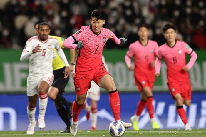 طاقم  تحكيم عُماني لمباراة الامارات وكوريا الجنوبية result-South-Korea-vs-United-Emirates-ASIA-World-Cup-Qualification