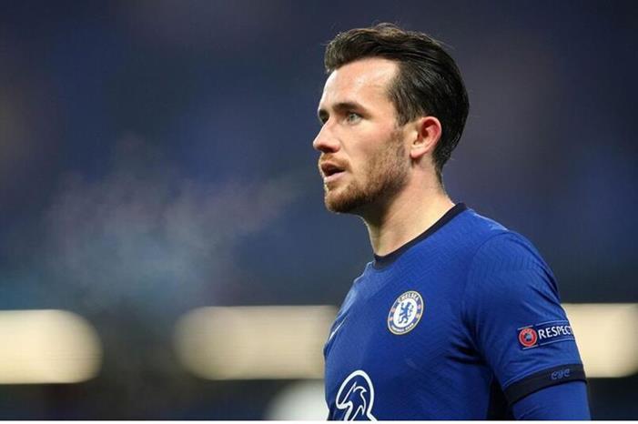 بن تشيلويل نجم تشيلسي متهم بإساءة معاملة نمر أبيض (فيديو) ben-chilwell
