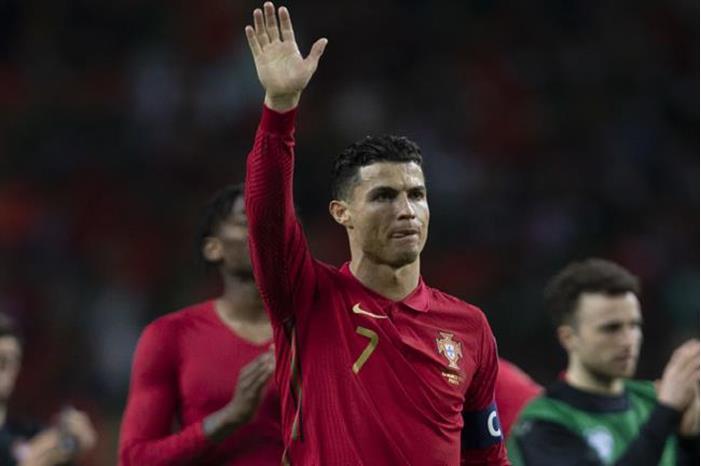 رونالدو يتقدم بطلب للجماهير قبل ساعات من مواجهة مصيرية للبرتغال 62429f4f4236041db74b8b5f