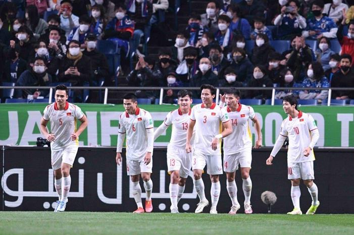مدرب فيتنام يشيد بفريقه بالتعادل مع  اليابان Vietnam-celebrate