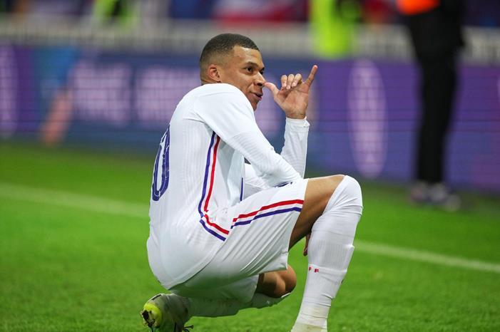 مبابي يفسد فخ سان جيرمان في قرعة المونديال FPC2cMYXIAcbzRe