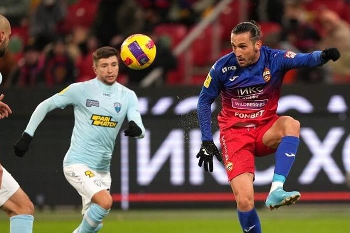 تسيسكا موسكو يهزم نيجني نوفغورود بهدف يوسف يازيسي 6223a8e24c59b761f301d73f