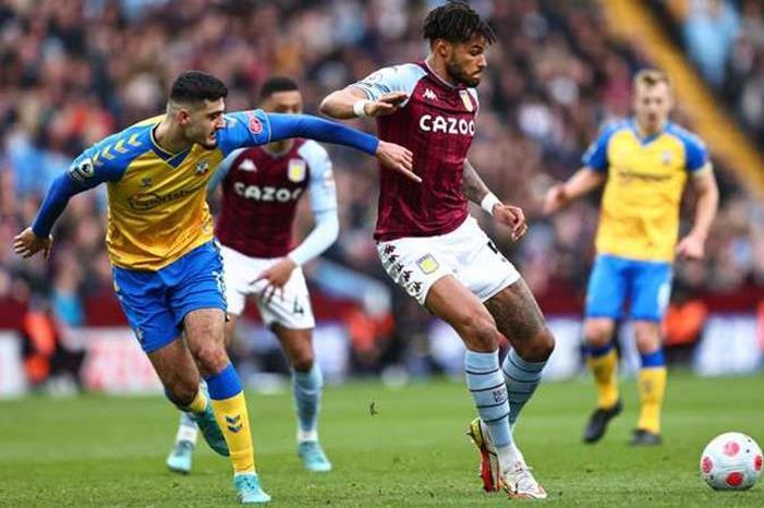 أستون فيلا يضرب برباعية.. ونيوكاسل يواصل رحلة النجاة 1750841_0