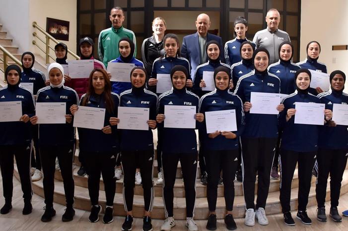 اختتام أعمال دورة فيفا لحكمات كرة القدم 6415800a10dc0