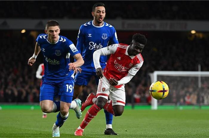 آرسنال يطير بصدارة البريميرليج على أنقاض إيفرتون 2023-03-01-10497523_epa