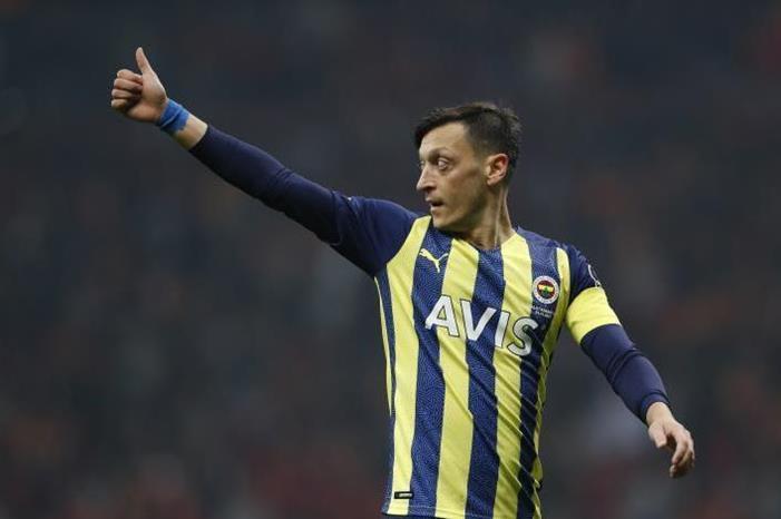 reuters_2021-11-21_2021-11-21t173759z_1927404903_up1ehbl1cz9ss_rtrmadp_3_soccer-turkey-gal-fen_reuters