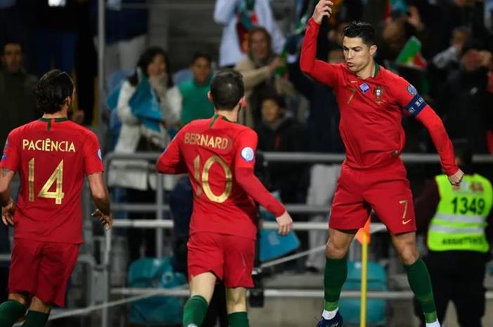 رونالدو يقود البرتغال في مهمة جديدة بتصفيات يورو 2024 2