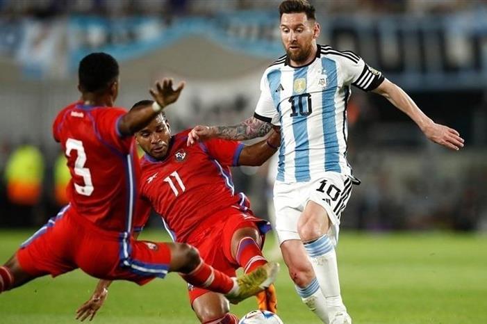 ميسي يتخطى حاجز 100 هدف مع التانغو 2023329123255194GN