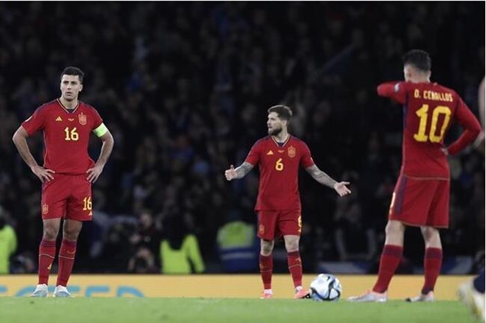 مفاجأة كبيرة في تصفيات يورو 2024 64236c744c59b77de84940e9