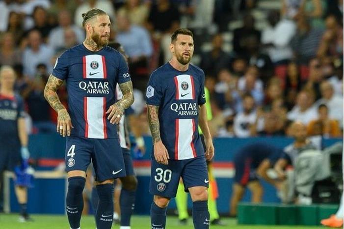 باريس سان جيرمان يرفع الراية البيضاء في المفاوضات مع ميسي 642583bf4236041fab5ea424