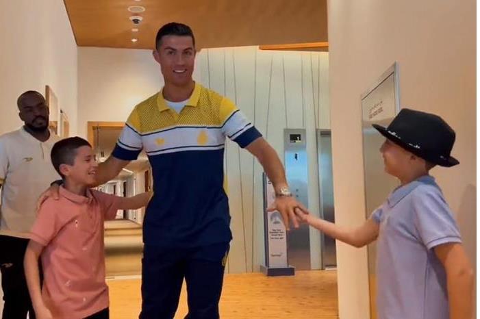 32023485248287700320