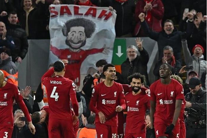 ليفربول يلحق هزيمة تاريخية بمانشستر يونايتد 6404e3704236044a0f2c540f