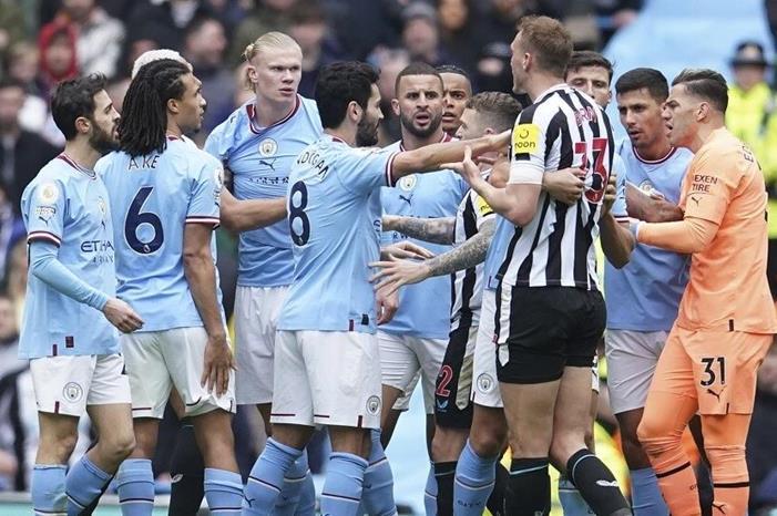 مانشستر سيتي يواصل مطاردته لأرسنال 64035e2e42360413ce74de9d