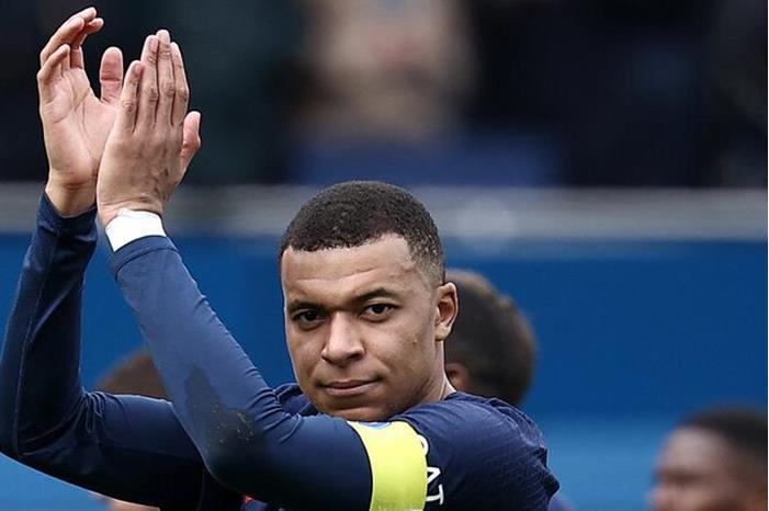 طلب  أخير من مبابي قبل التوقيع مع ريال مدريد 65f1821c4236043159682ac3