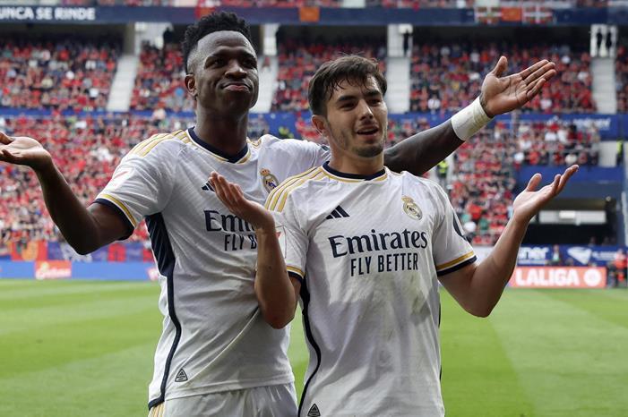 ريال مدريد يتجاوز اوساسونا ويبتعد بصدارة الليغا ريال مدريد يحقق فوزاً عريضاً على مستضيفه أوساسونا