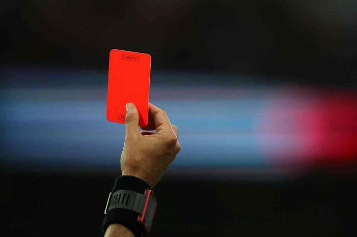 معاقبة لاعب فرنسي بأطول فترة إيقاف لا تصدق! image