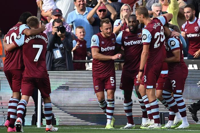 وست هام يضرب بقوة ويهزم تشلسي بثلاثية