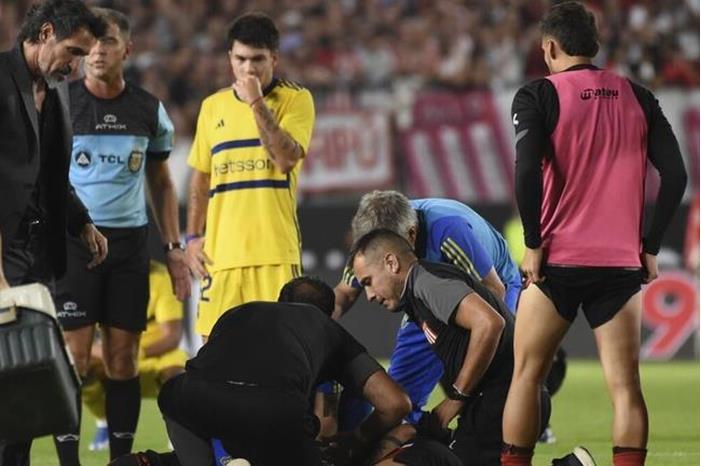 أصيب بنوبة صرع.. إلغاء مباراة بالدوري الأرجنتيني بعد انهيار لاعب 65f812ed4c59b76df710342c
