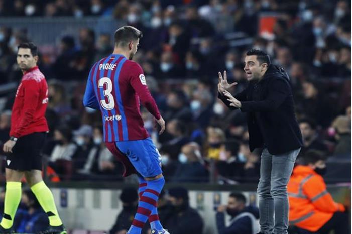 بيكيه يكشف عن مفاجأة بشأن مستقبل تشافي مع برشلونة 65f988834236046d770d9e75