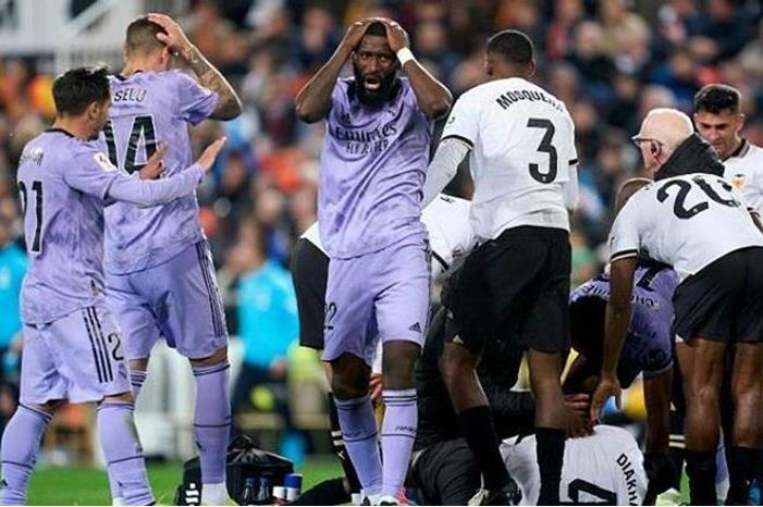 138-151101-real-madrid-valencia-terror-images-diakhaby_700x400