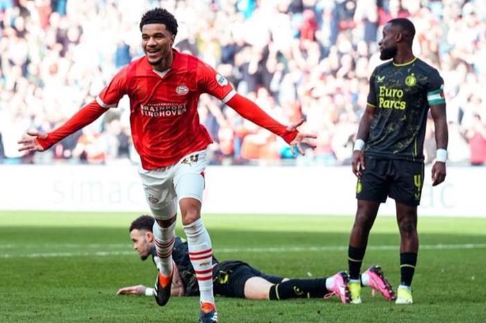 إيندهوفن يتعادل مع فينورد بالدوري الهولندي 202433203233356L6