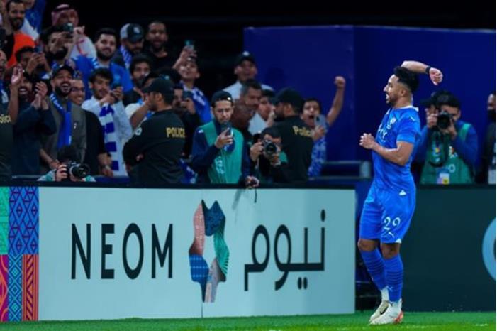نجم الهلال الدوسري يشعل مواقع التواصل بتصرفه مع حارس اتحاد جدة (فيديو) 65e86a314c59b70a947d8430