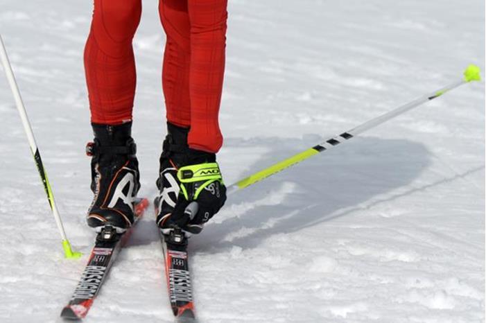 حادث سقوط مروع لمتسابقات في سباق للتزلج في سوتشي 65eb1351423604066c0493cb