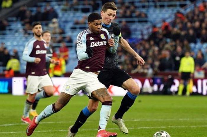 أستون فيلا يضرب بروج ويبلغ ربع نهائي الأبطال GettyImages-2204168284-1