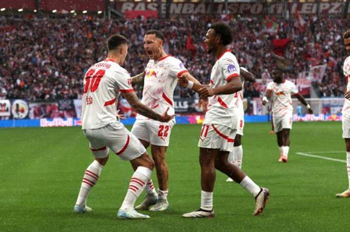 _لايبزيج_-يحقق-فوزا-ساحقا-وتعادل-شتوتجارت-امام-_فولفسبورج