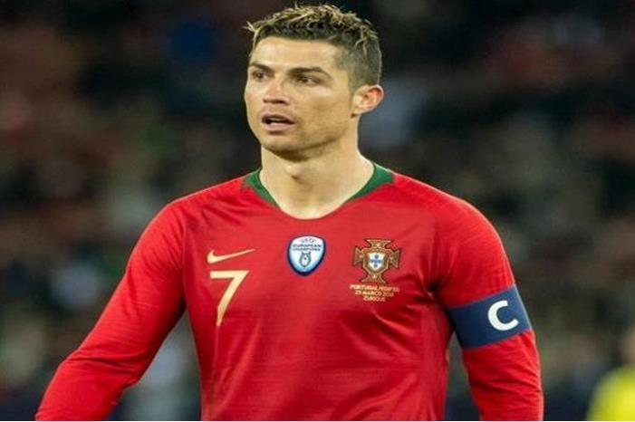 100-223029-cristiano-ronaldo-portugal-sweden_700x400